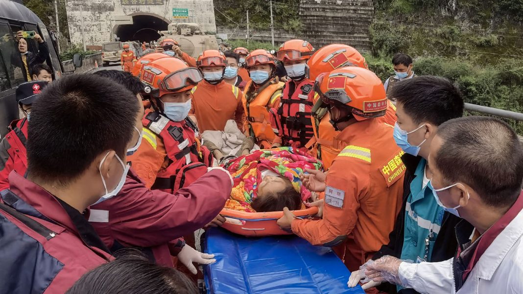 buscan-sobrevivientes-tras-el-sismo-que-dejo-al-menos-65-muertos-en-china