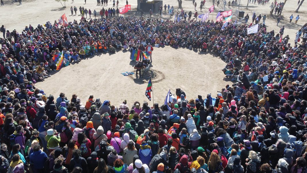 una-ceremonia-indigena-inauguro-el-encuentro-plurinacional-de-mujeres-y-disidencias