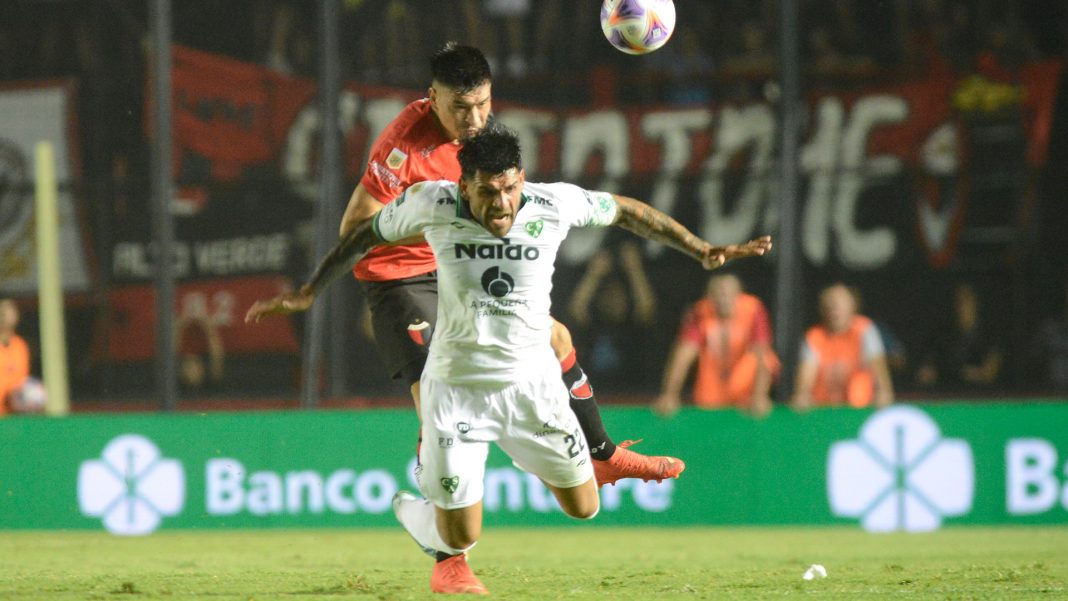 sarmiento-metio-un-“batacazo”-ante-colon-y-sumo-tres-puntos-que-valen-oro